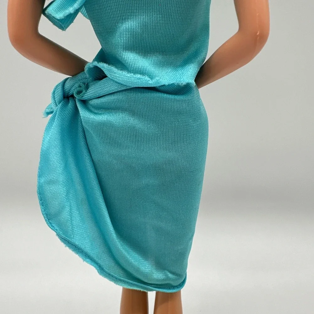 Vintage Barbie Fashion Fun #2086 Turquoise One Shoulder Dress Heels Mattel 1985